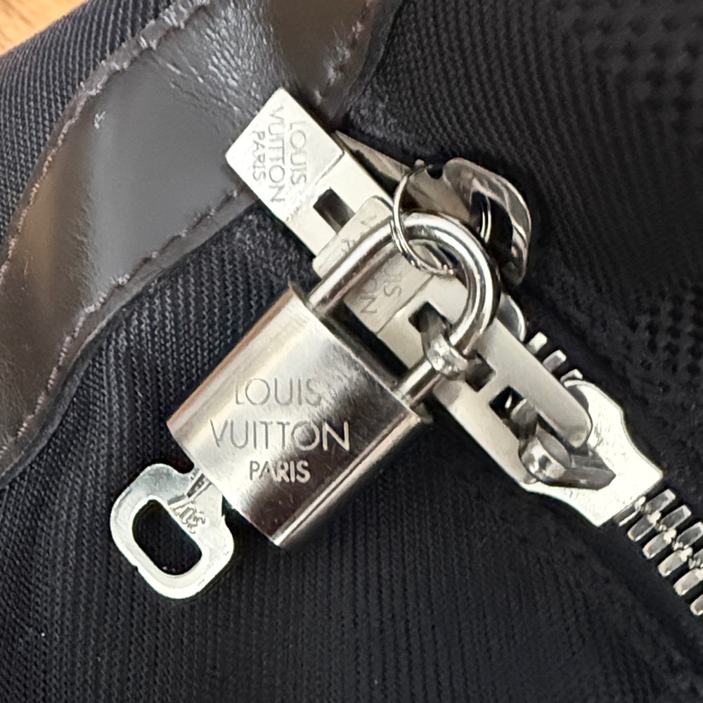 Louis Vuitton Black and Brown Travel Bag - Picture 3 of 16